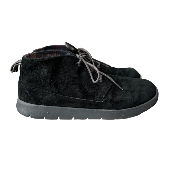Ugg Kids Canoe Suede Chukka Boots Black Boys Size 4 US Big Kid Shoes Lace Up - Picture 3 of 14